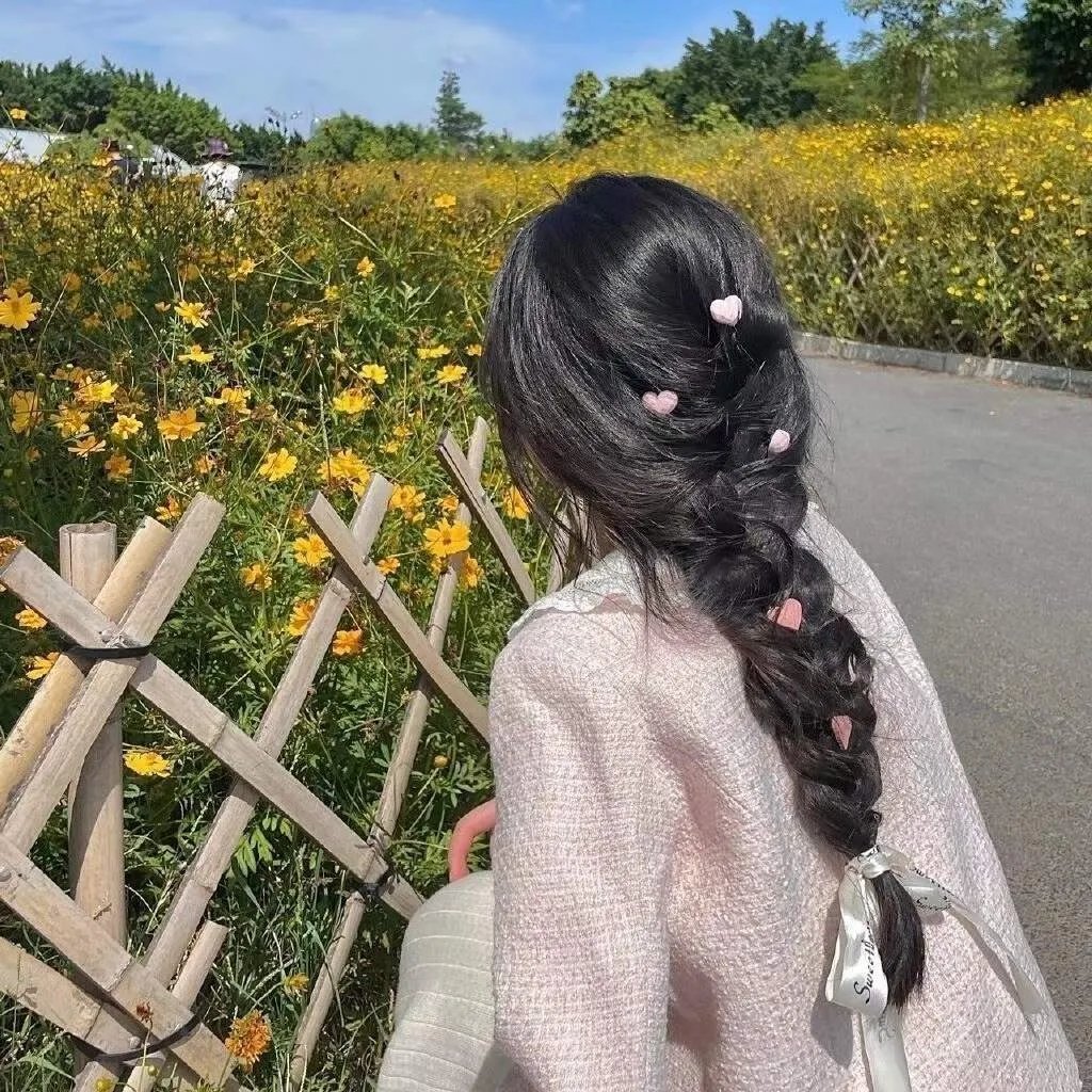 散去前尘踏春朝